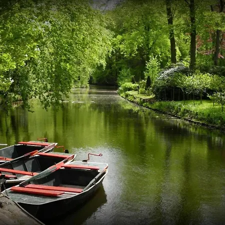 Relax, Explore, And Dine In Aalten, Cleaning Included *