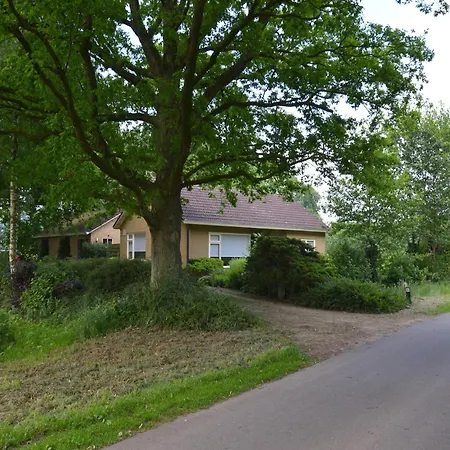 Relax, Explore, And Dine In Aalten, Cleaning Included * Алтен